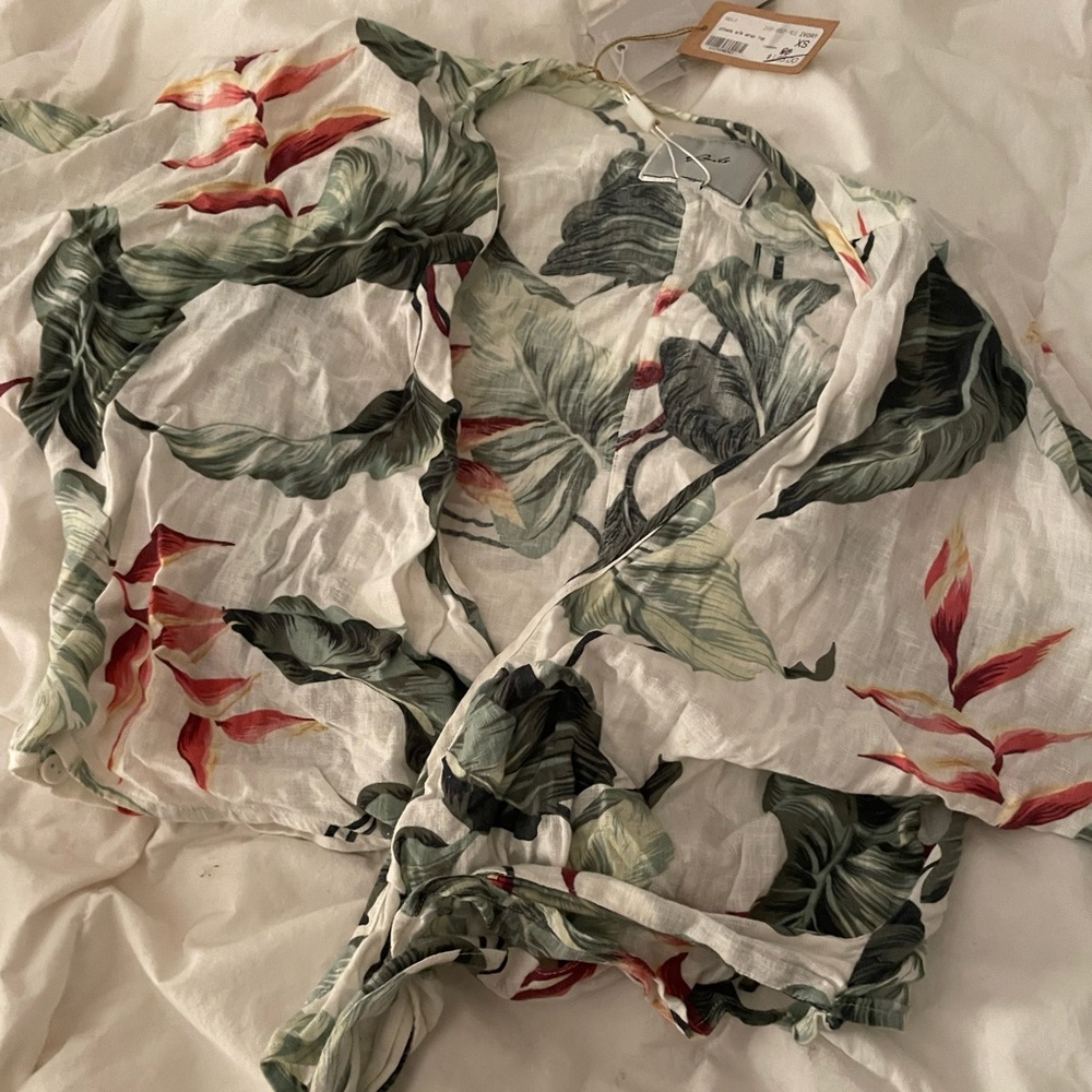 Boutique tie top never worn